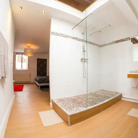 Dom wakacyjny House, 3 Bedrooms, 6 People, 2 Bathrooms, 10 Minutes From Lille