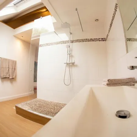 Dom wakacyjny House, 3 Bedrooms, 6 People, 2 Bathrooms, 10 Minutes From Lille Lambersart